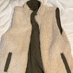 Reversible vest